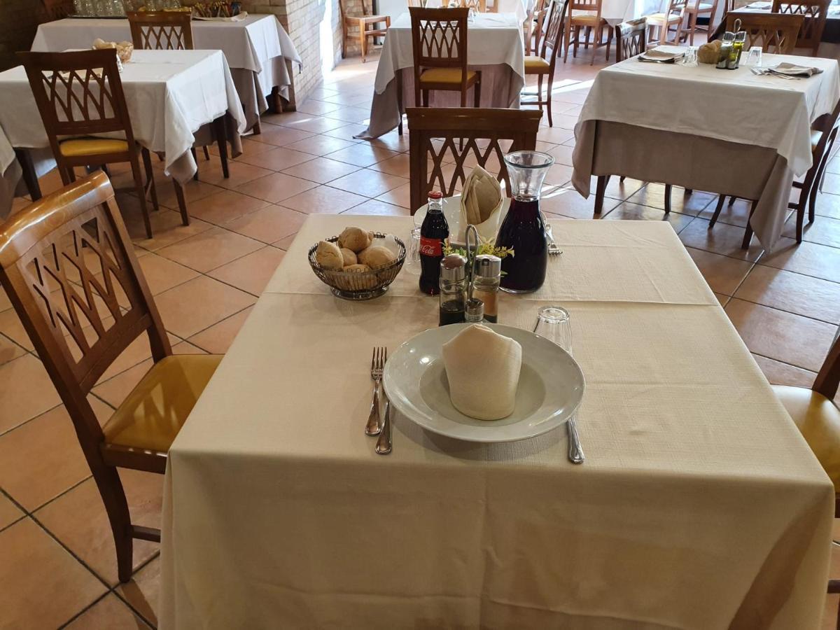 Hotel Holiday Фоджиа Экстерьер фото