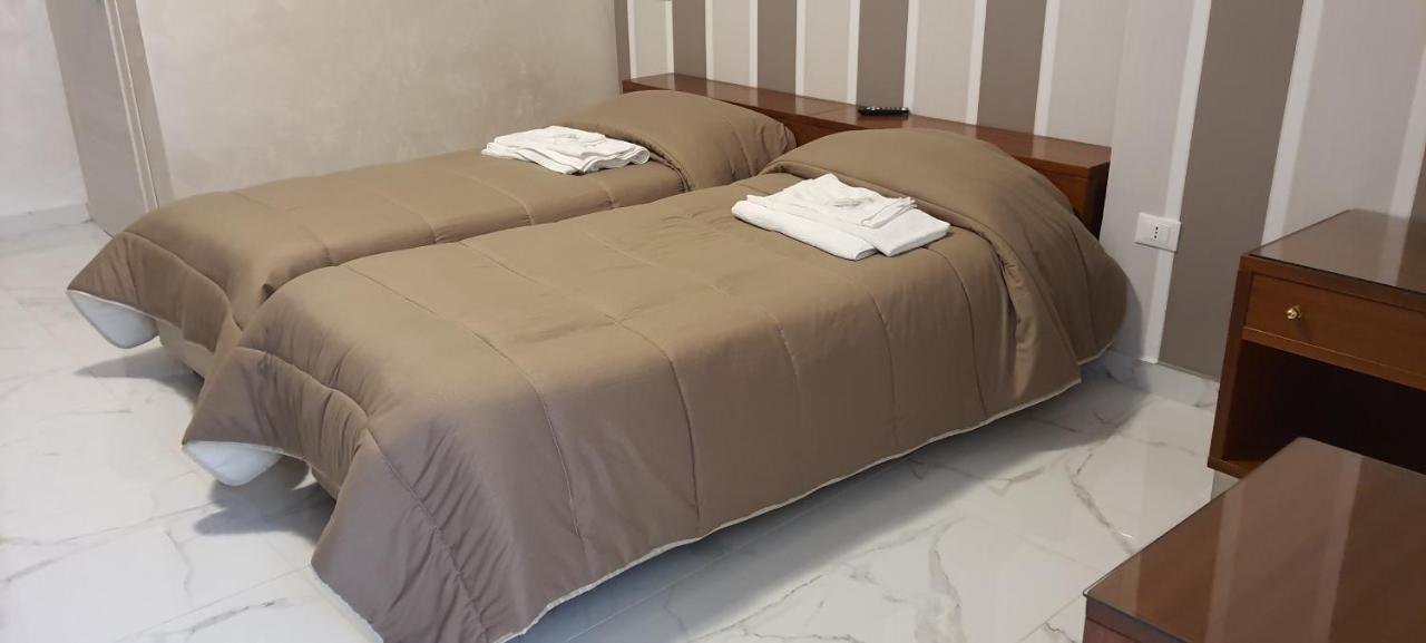 Hotel Holiday Фоджиа Экстерьер фото